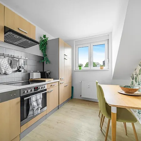 Messe Dus, Parken, 3 Zimmer, 70qm Lejlighed *