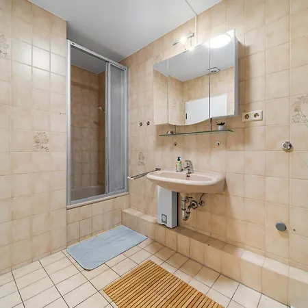 Messe Dus, Parken, 3 Zimmer, 70qm *